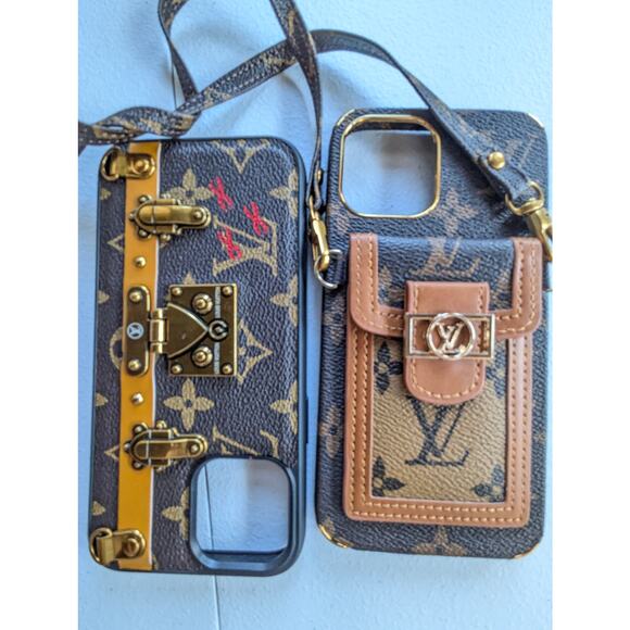 Louis Vuitton - Picture 1 of 4